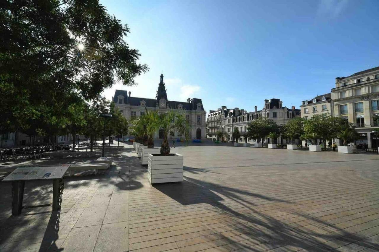 An Authentic Experience With Spa In The Center Poitiers Extérieur photo